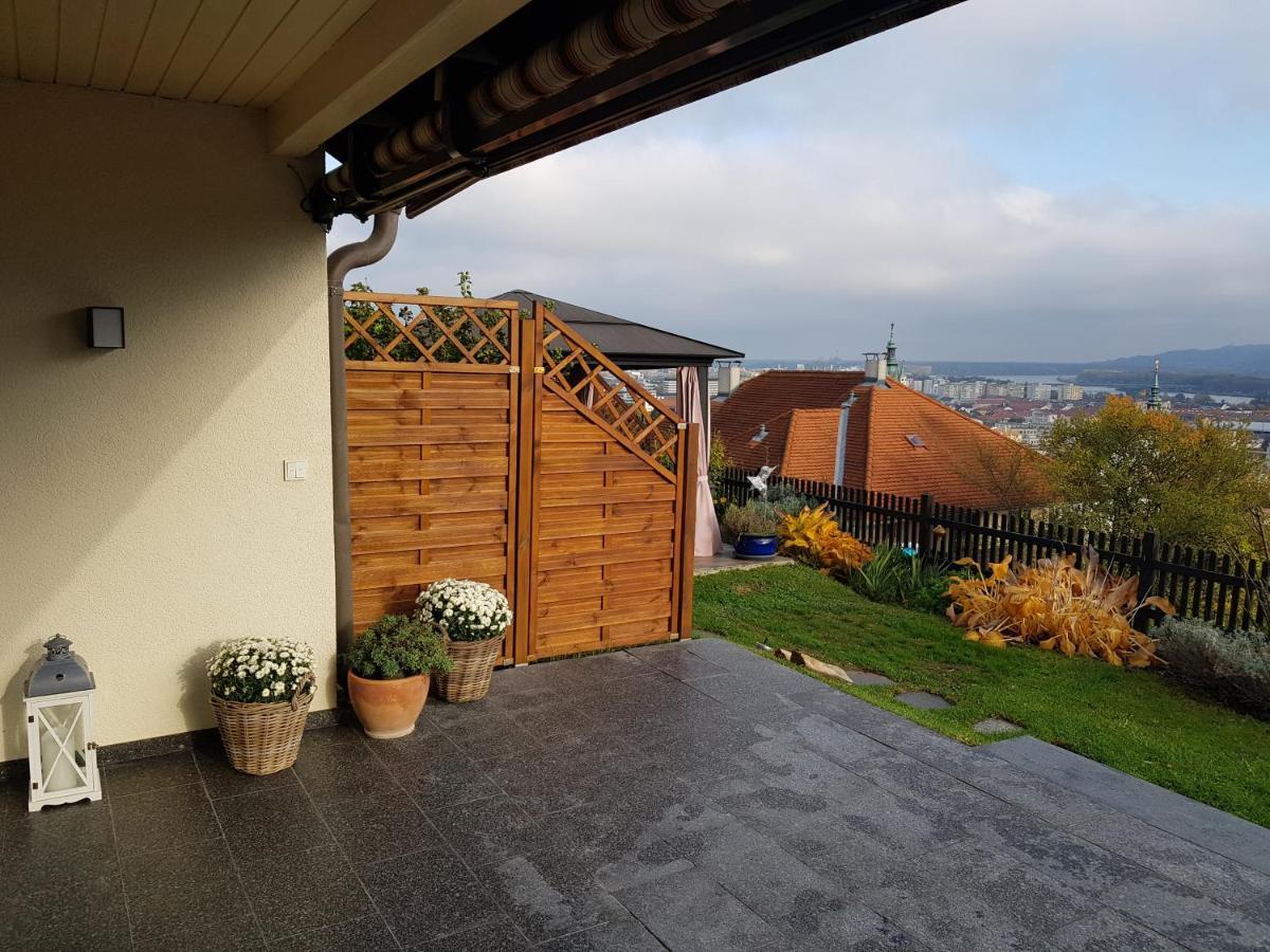 Ferienwohnung Blick über Krems mit Terrasse Exterior foto